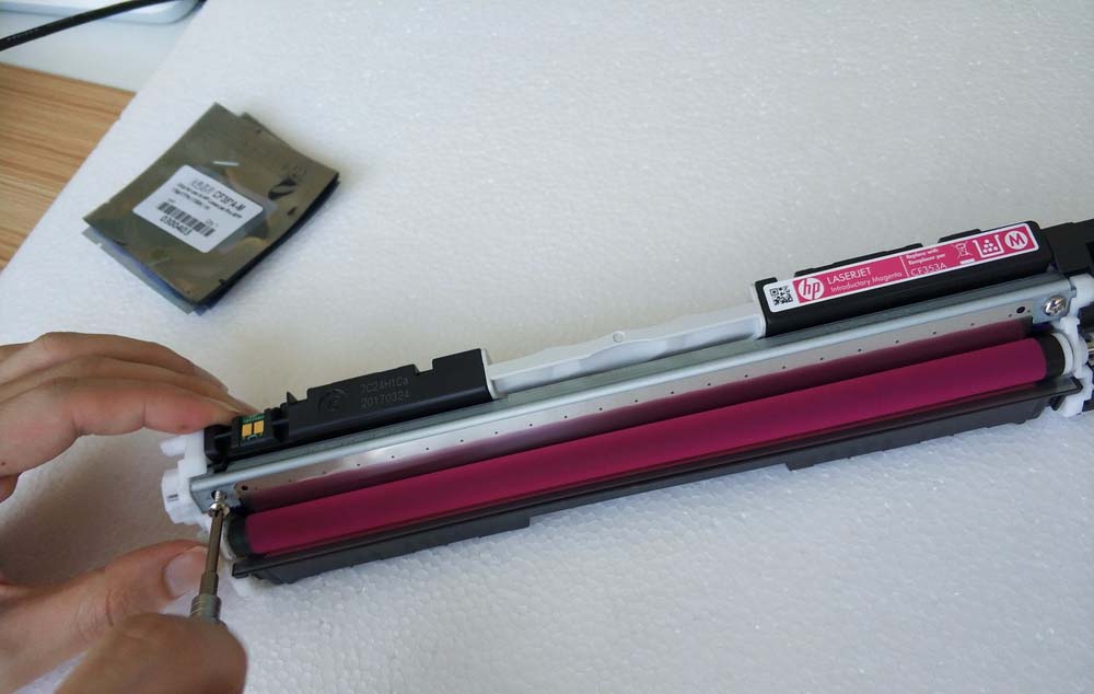 惠普HP FP M177打印機(jī)怎么更換墨粉?