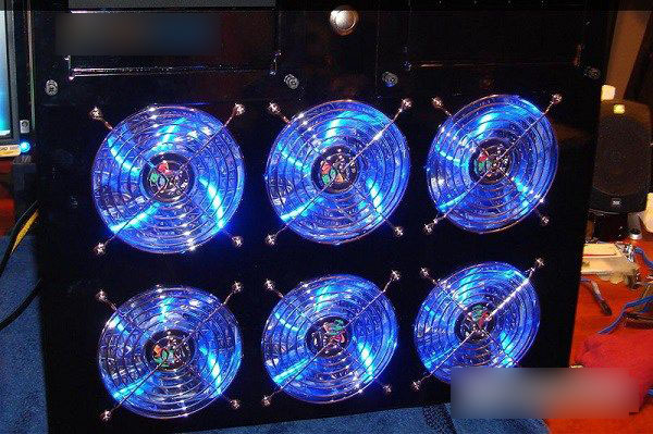 機(jī)箱風(fēng)扇怎么選？電腦機(jī)箱風(fēng)扇是越大越好或越多越好嗎？