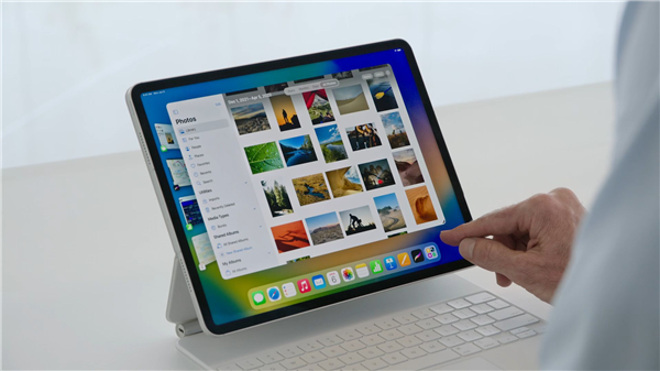 iPadOS 26臺(tái)前調(diào)度適配更多機(jī)型：多任務(wù)體驗(yàn)比肩macOS
