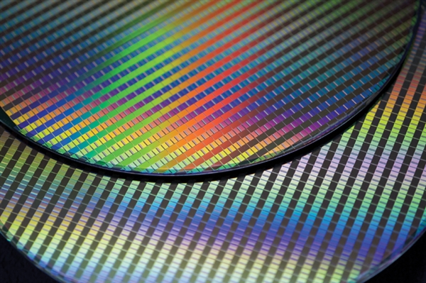 微軟自研AI芯片遇挫：轉(zhuǎn)推過渡芯片迎戰(zhàn)NVIDIA！