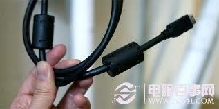 電源線的小圓柱形物體是什么？做什么用？